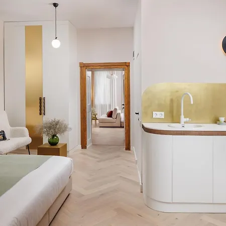 Aries' Collection Luxury Suites Brasov Exterior photo