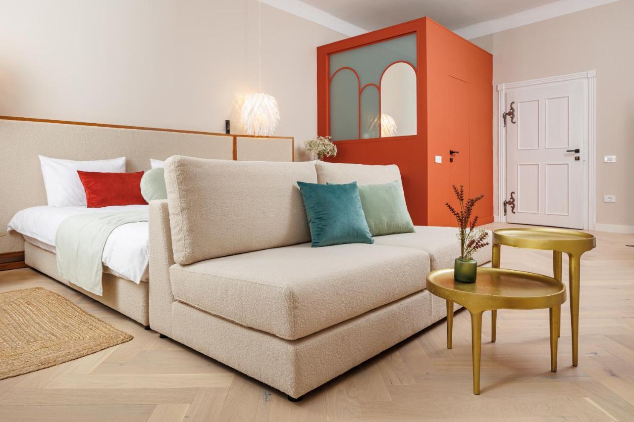 Aries' Collection Luxury Apartment